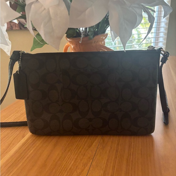Coach Black Crossbody Bag with Signature Style - Picture 2 of 3